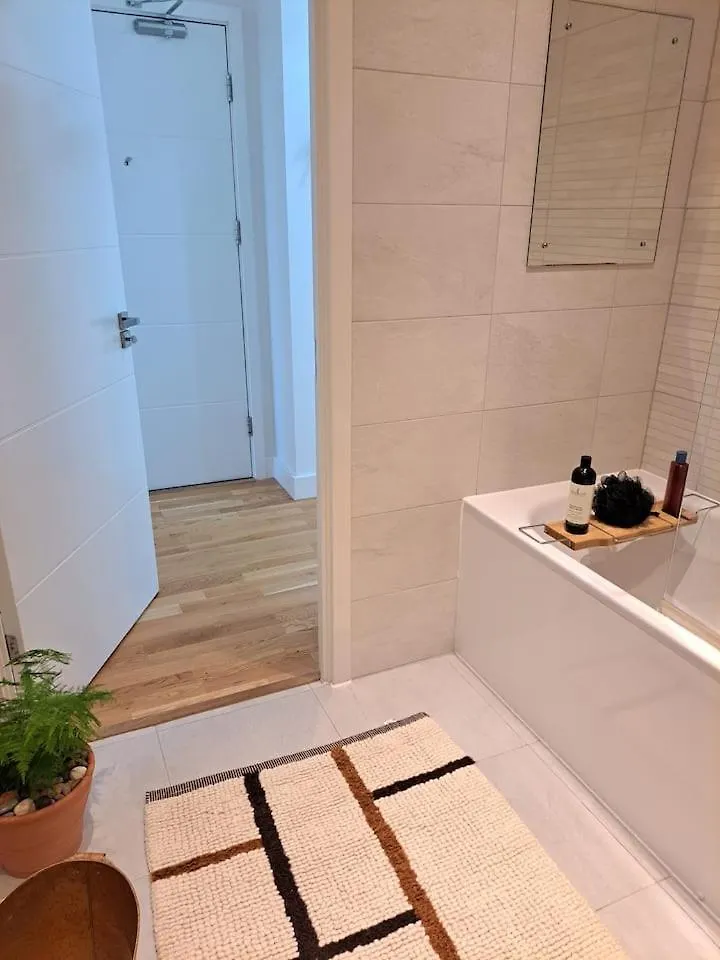 Homestay Cozy Double Room With Large En Suite Near Canary Wharf London With Amazing Views In A Shared Apartment United Kingdom