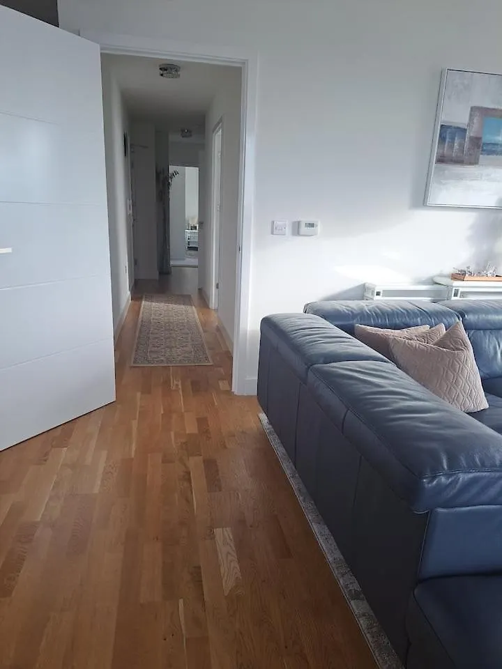 Cozy Double Room With Large En Suite Near Canary Wharf London With Amazing Views In A Shared Apartment United Kingdom