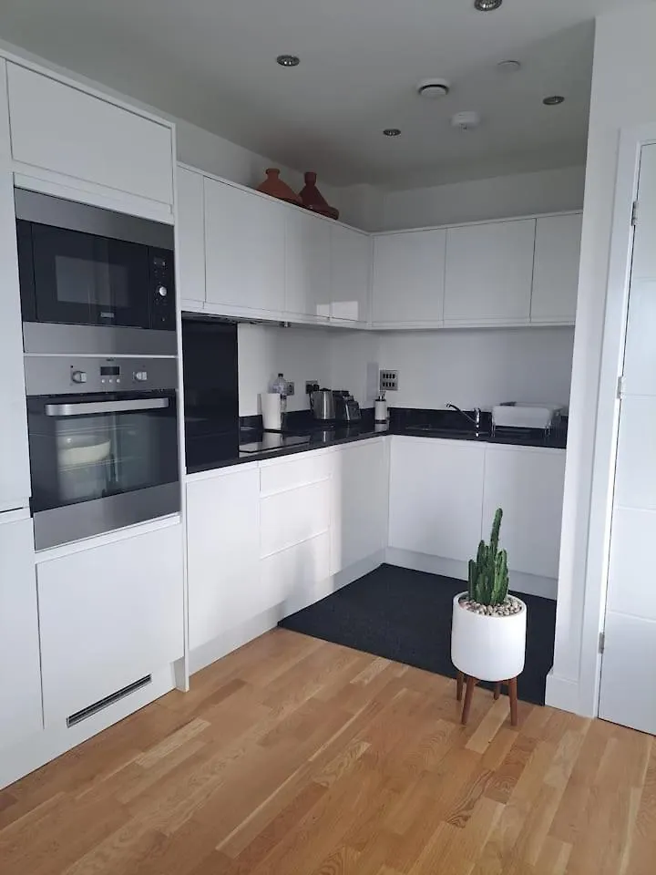 Homestay Cozy Double Room With Large En Suite Near Canary Wharf London With Amazing Views In A Shared Apartment